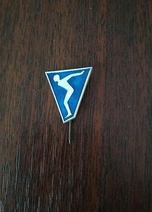 Винтажный значок ссср со спорт тематикой "🏊 водный спорт", коллекционный, сувенирный, пин на одежду