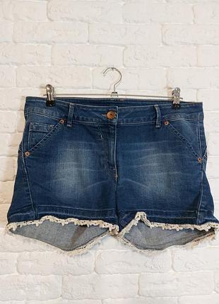 Фирменые джинсовые стрейчевые шорты