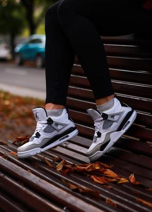 Жіночі кросівки jordan retro 4  женские кроссовки джордан5 фото