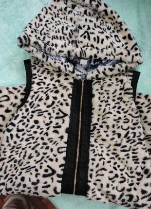 Безрукавка пухнаста