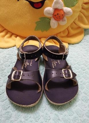 Босоніжки шкіряні