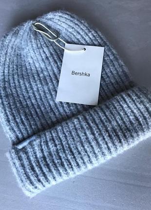 Шапка bershka