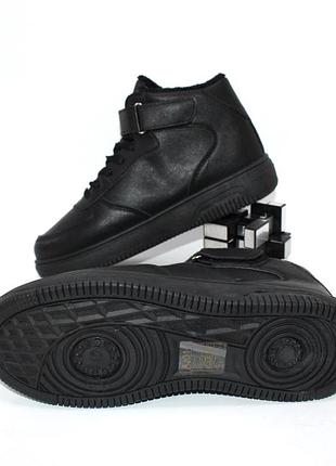 Кросівки жіночі зимові