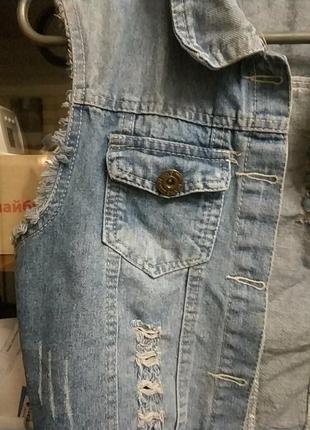 Дуже стильна джинсова жилетка3 фото