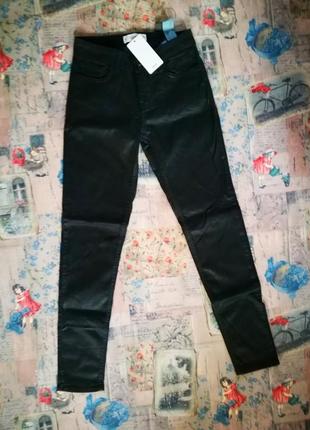 Металлизированные джинсы-скинни mango xs-s5 фото