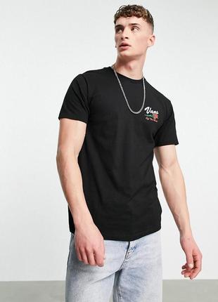 Стильна чорна футболка vans