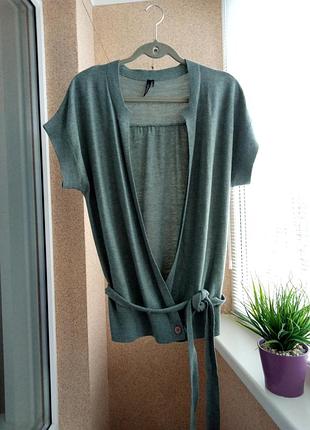 Красивий вязаний кардиган з вмістом вовни