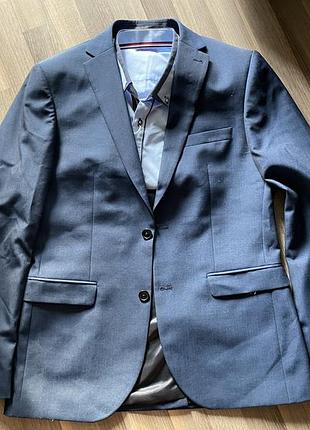 Мужской костюм, состояние нового