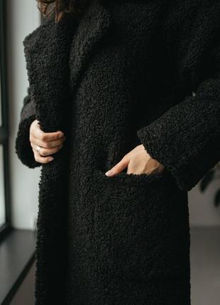 Черное пальто шуба экобукле черная шуба с карманами зимнее пальто с поясом4 фото