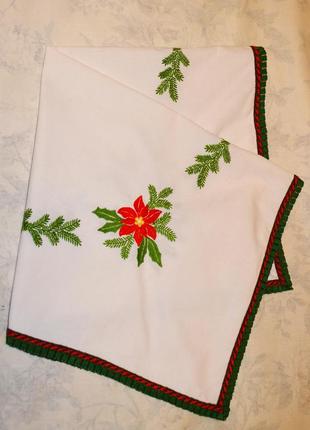 Рождественская скатерть, с пуансетией