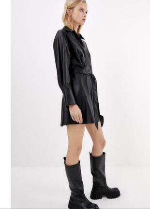 Zara неймовірна сукня сорочка екошкіра