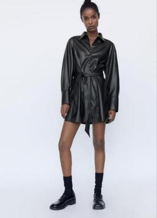 Zara неймовірна сукня сорочка екошкіра