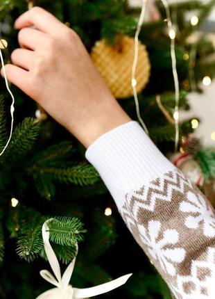 Жіночий светр білий з оленями теплий новорічний подарунок, красивий різдвяний светр для дівчини7 фото