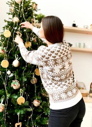 Жіночий светр білий з оленями теплий новорічний подарунок, красивий різдвяний светр для дівчини5 фото