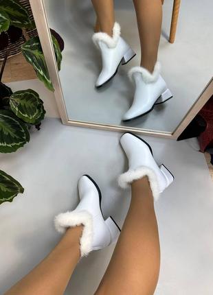 Екслюзивні черевики з італійської шкіри з норкою жіночі білі8 фото