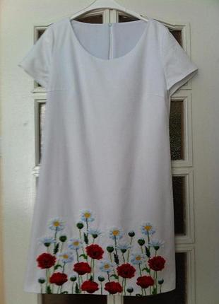 Очень красивое белое платье вышито бисером, ручная работа