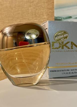 Редкость, лимитка увлажняющая edt dkny golden delicious skin hydrating eau de toilette