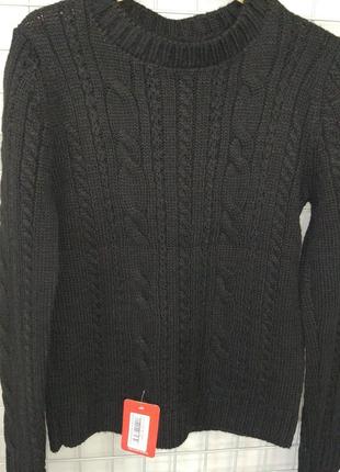 Теплий в'язаний джемпер.