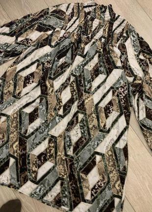H&m сукня міні вільна віскоза зміїний принт8 фото