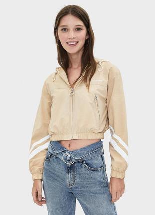 Ветровка bershka р. хs