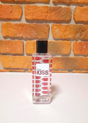 Парфумований спрей victoria's secret just a kiss  вікторія сікрет оригінал