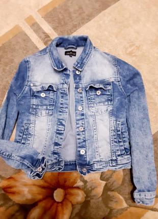 Джинсова куртка 38р
