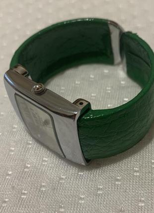 3/53 часы браслет vive moda