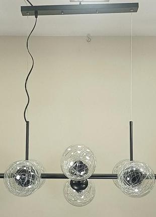 Люстра з кулями на планці на 8 ламп