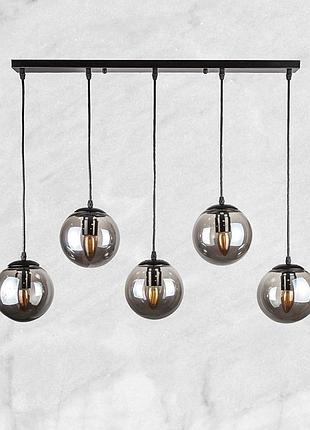 Люстра на п'ять чорних куль