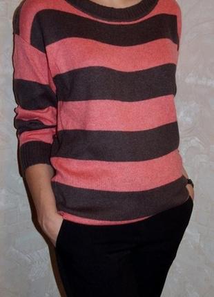 Красивый свитер,в составе шерсть и ангора