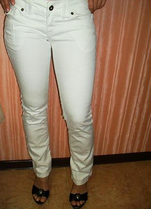 Білі джинси