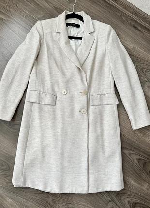 Круте легке пальто zara