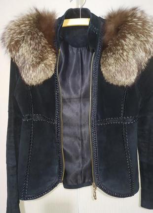 Замшева ексклюзивна куртка з хутром чорнобурки.4 фото