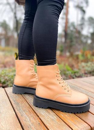 Зимние женские ботинки dr.martens 1460 beige black premium (мех) 36-37-38-39-40-417 фото