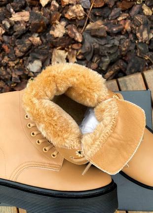 Зимние женские ботинки dr.martens 1460 beige black premium (мех) 36-37-38-39-40-416 фото