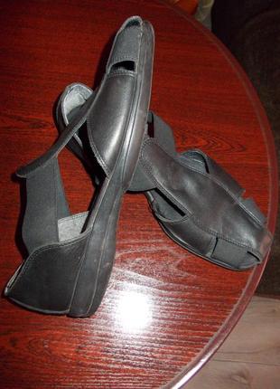 Босоножки--кожа, стелька кожа--25, 5см