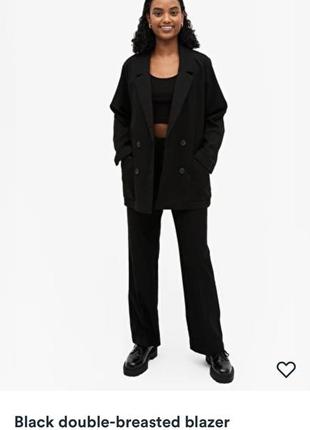 Двубортный черный оверсайз пиджак с двумя карманами monki стиль зара манго2 фото