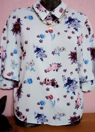 Блузка летучая мышь с медальоном ,размер 38-42,италия