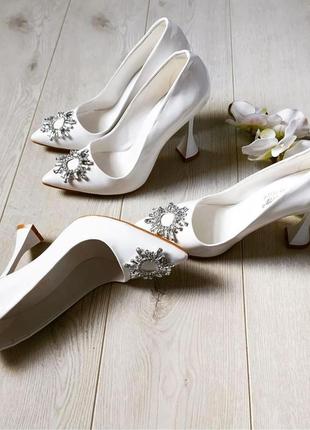 Шикарні весільні святкові туфлі2 фото