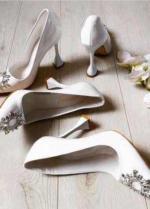 Шикарні весільні святкові туфлі3 фото