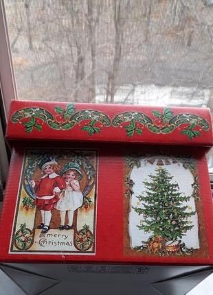 Подарункова коробка для різдвяних свят