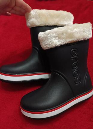 Чобітки з піни crocs з утеплювачем.