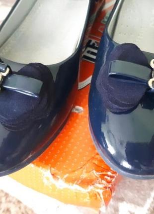 Туфельки ошатні на дівчинку розмір 33-34