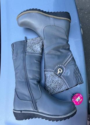 Новые детские зимние сапоги