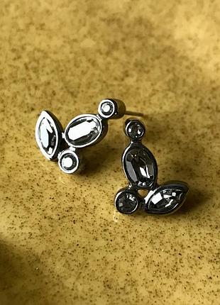 Маленькі тендітні сережки пусети з фіанітами