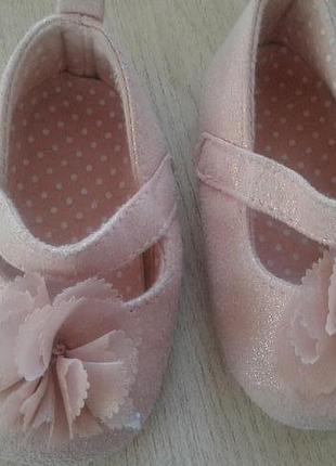 Продам детские нарядные туфельки для фотосессит,стелька 11 см