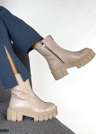 Женские зимние бежевые ботинки натуральная кожа с замочком спереди3 фото
