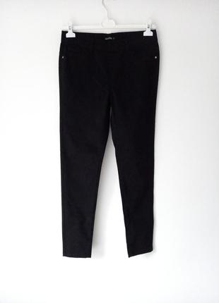 Джинсы-лосины, крутые базовые черные.