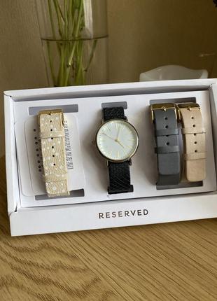 Наручний годинник reserved польща з набором змінних ремінців