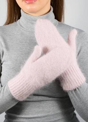 Варежки пушистые жемчужно-розового цвета для девочки odyssey 2972790978709